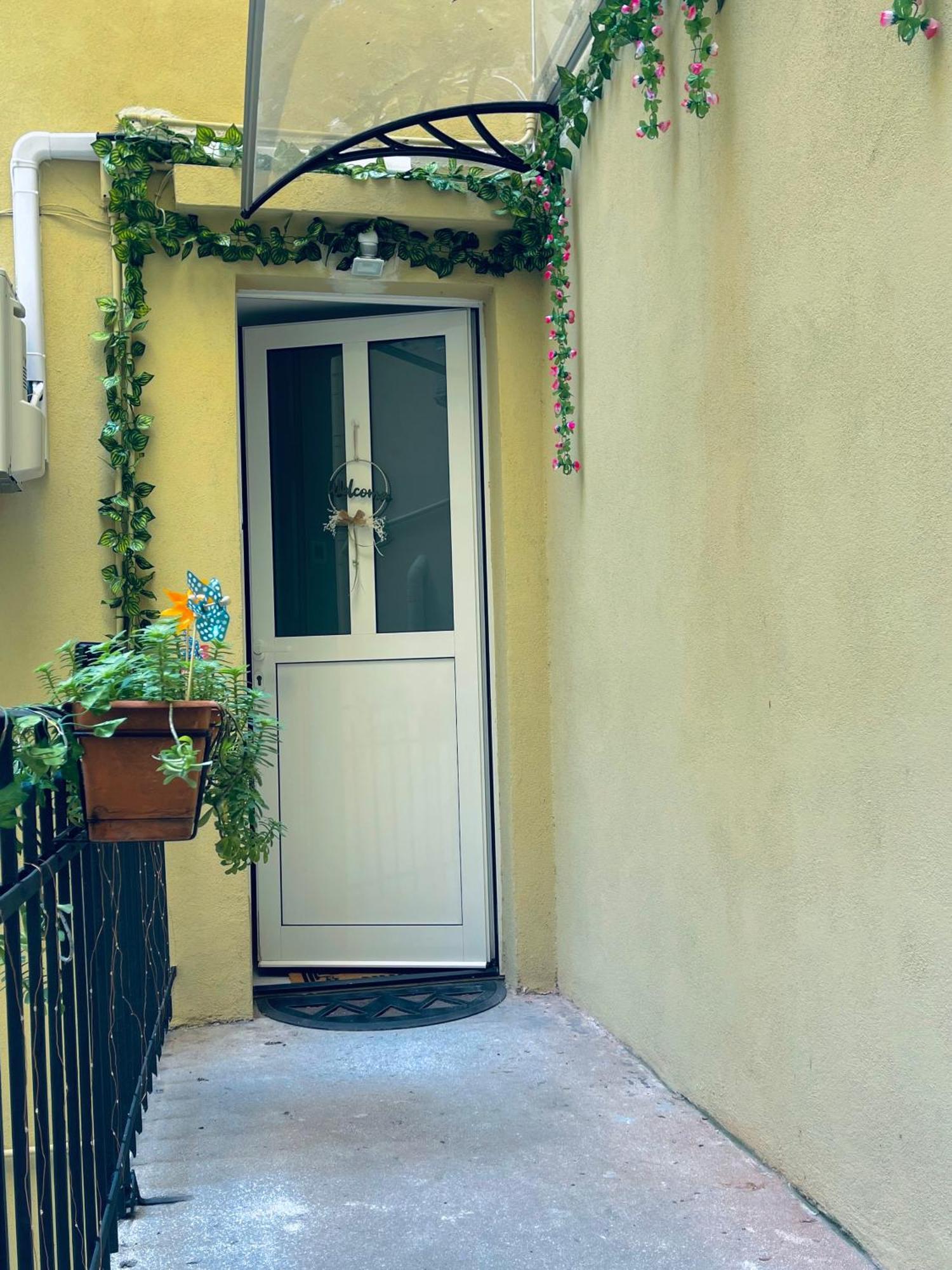 Casa Vacanze Viale Miramare 31- Delizioso Mini Loft Industrial Triest Zewnętrze zdjęcie